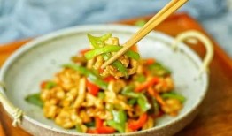 尖椒肉丝爆料视频大全集,美味佳肴制作过程大揭秘